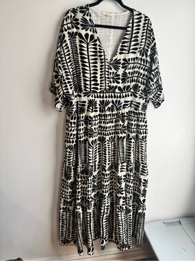 Black & White V-Neck Maxi Dress